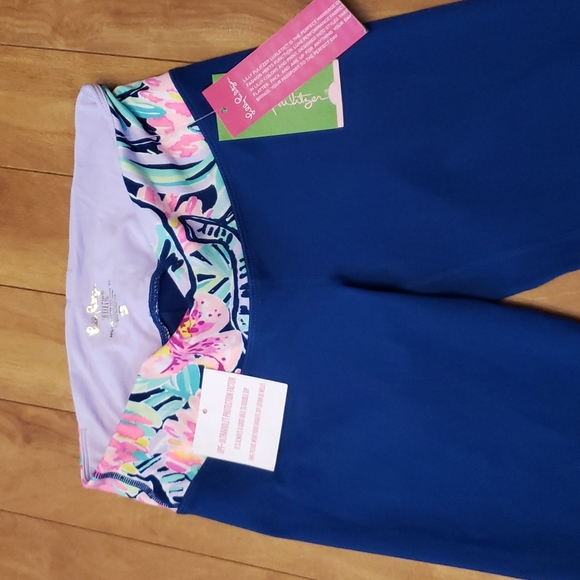 Lilly Pulitzer legging capris - Picture 3 of 7